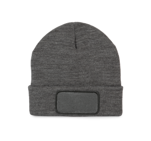 KÖTÖTT SAPKA FELVARRÓVAL