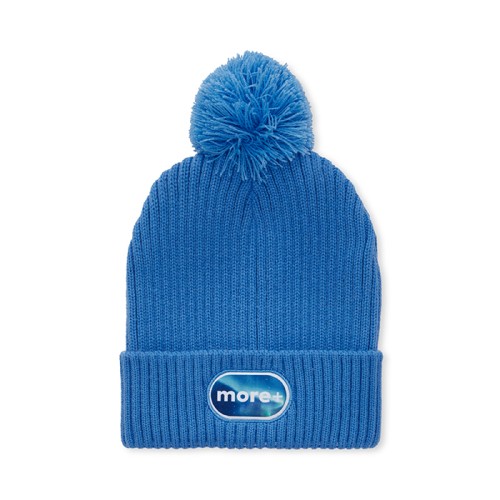 Klasszikus, bordázott, akril mandzsettás kötött sapka pomponnal.