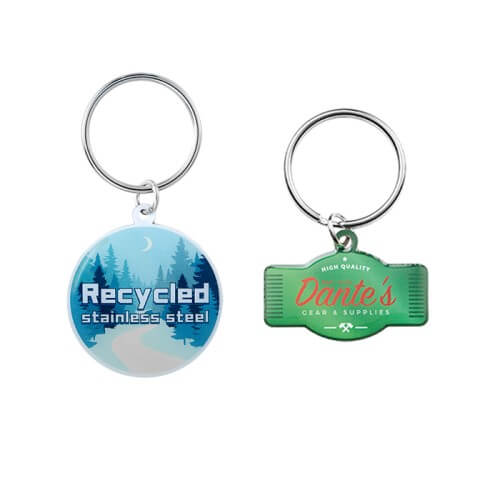 Egyedi formájú, újrahasznosított rozsdamentes acél kulcstartó, 4 szín kolor logóval és műgyanta bevonattal.